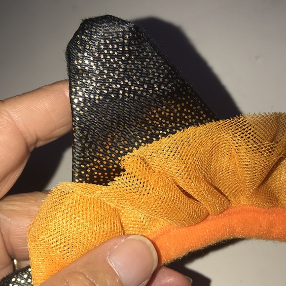 Cat’s Halloween Neck Ruffle - Picture 2 of 5